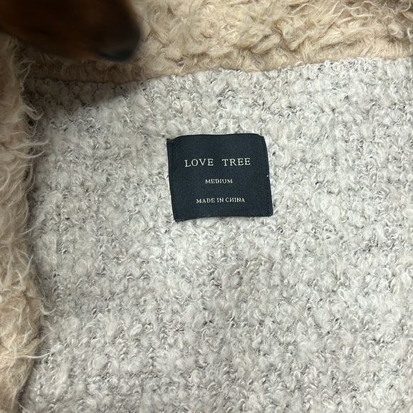 tan vest - Picture 2 of 2